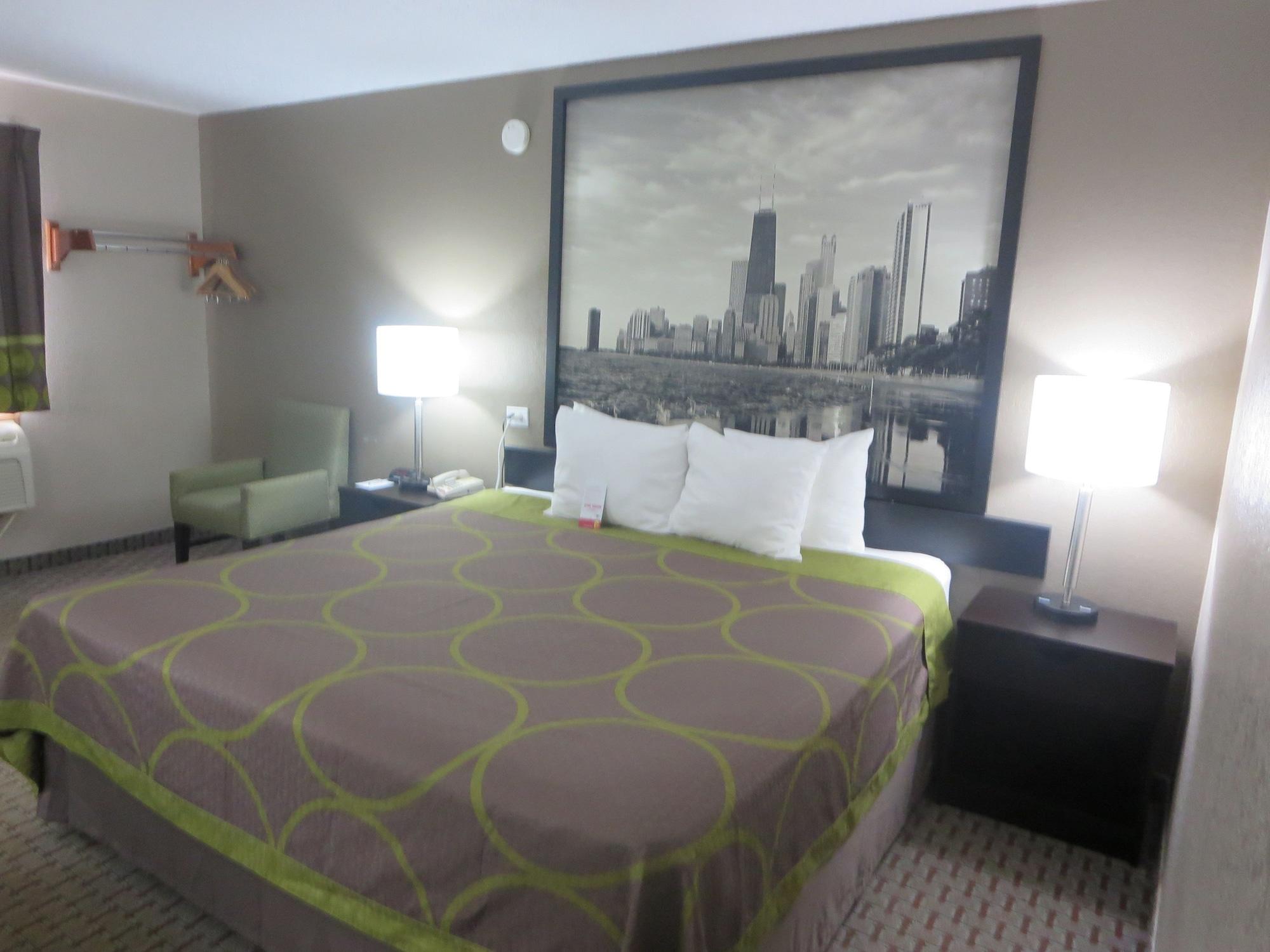 Super 8 By Wyndham Mundelein/libertyville Area Hotel 2*