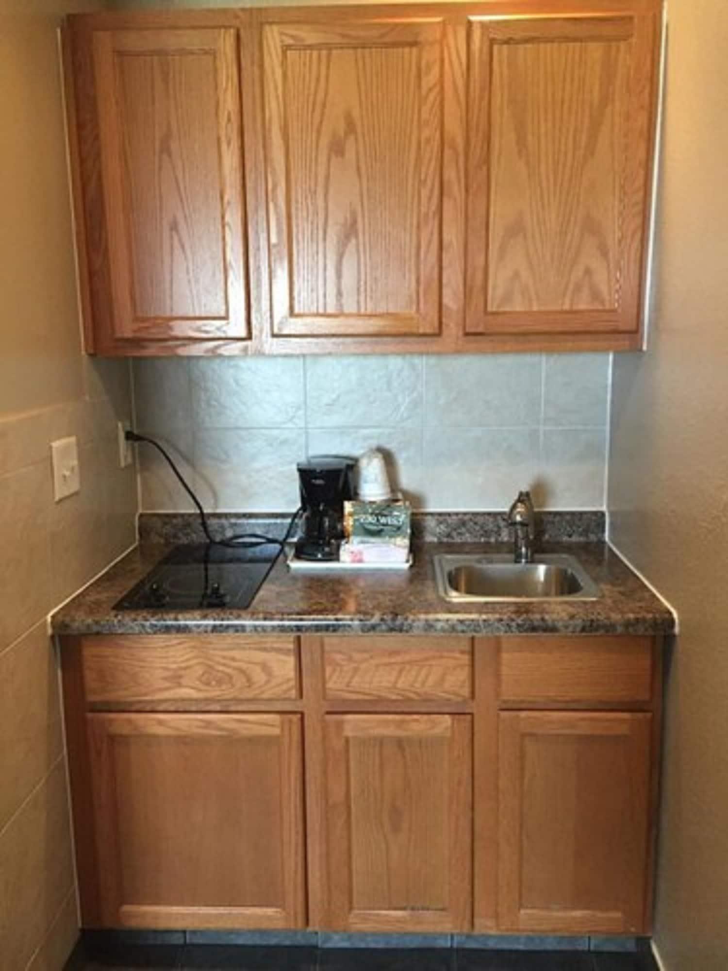 Super 8 By Wyndham Mundelein/libertyville Area Hotel 2*