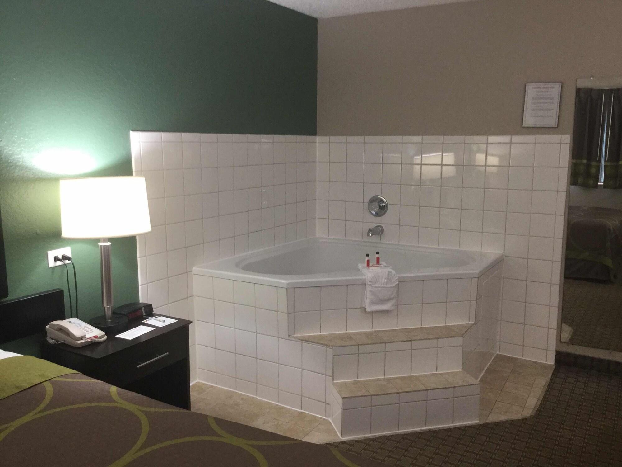 Hotel Super 8 By Wyndham Mundelein/libertyville Area