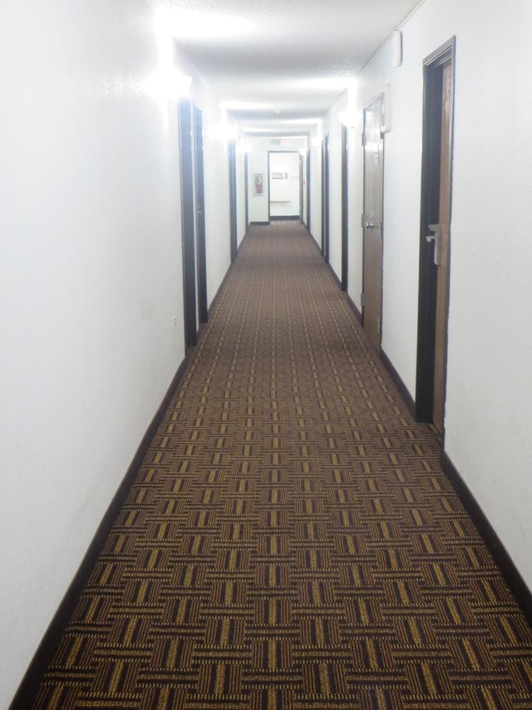 Hotel Super 8 By Wyndham Mundelein/libertyville Area Mundelein