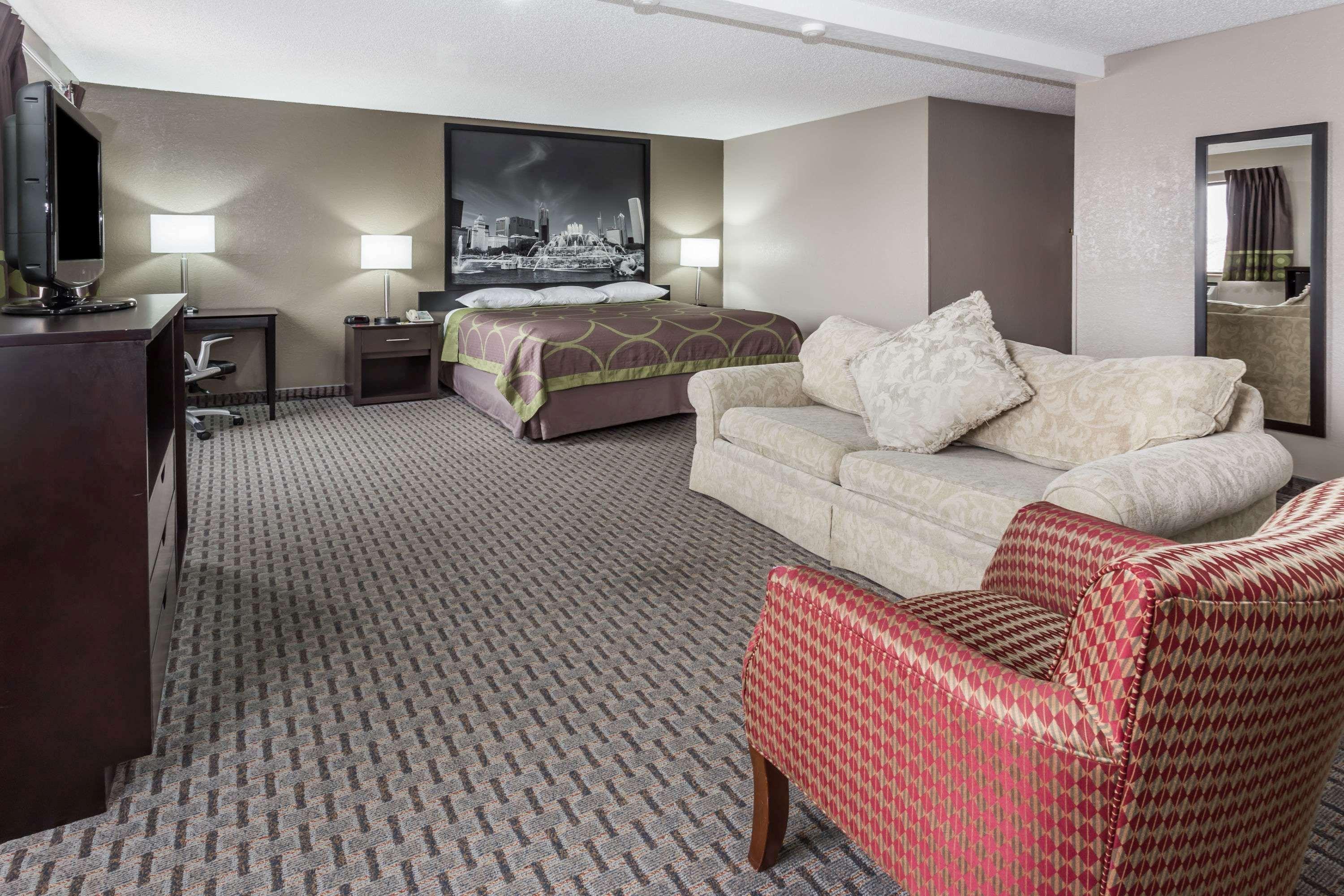 Hotel Super 8 By Wyndham Mundelein/libertyville Area