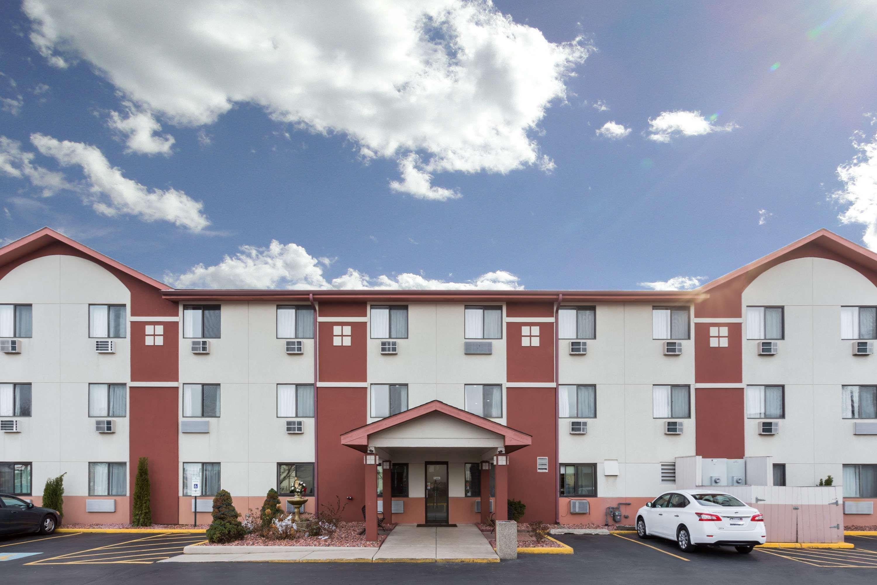 Hotel Super 8 By Wyndham Mundelein/libertyville Area 2*