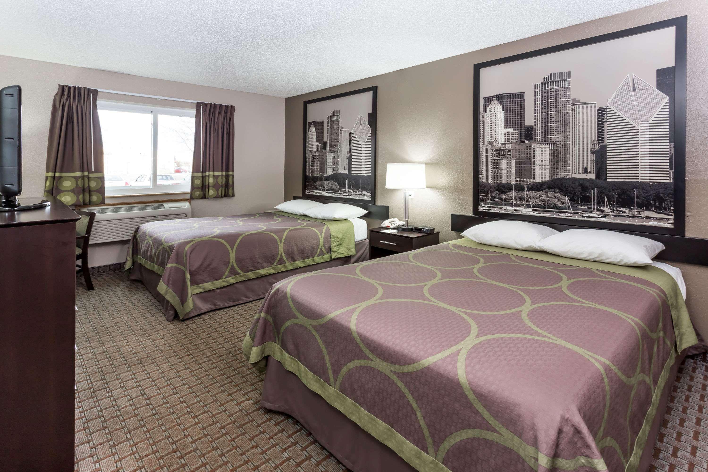 Super 8 By Wyndham Mundelein/libertyville Area Mundelein