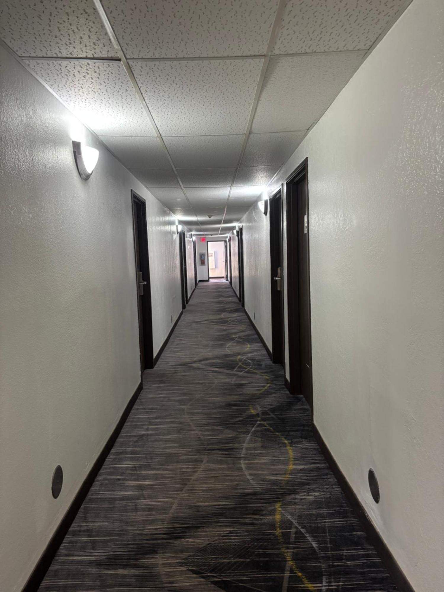 Super 8 By Wyndham Mundelein/libertyville Area Hotel Mundelein