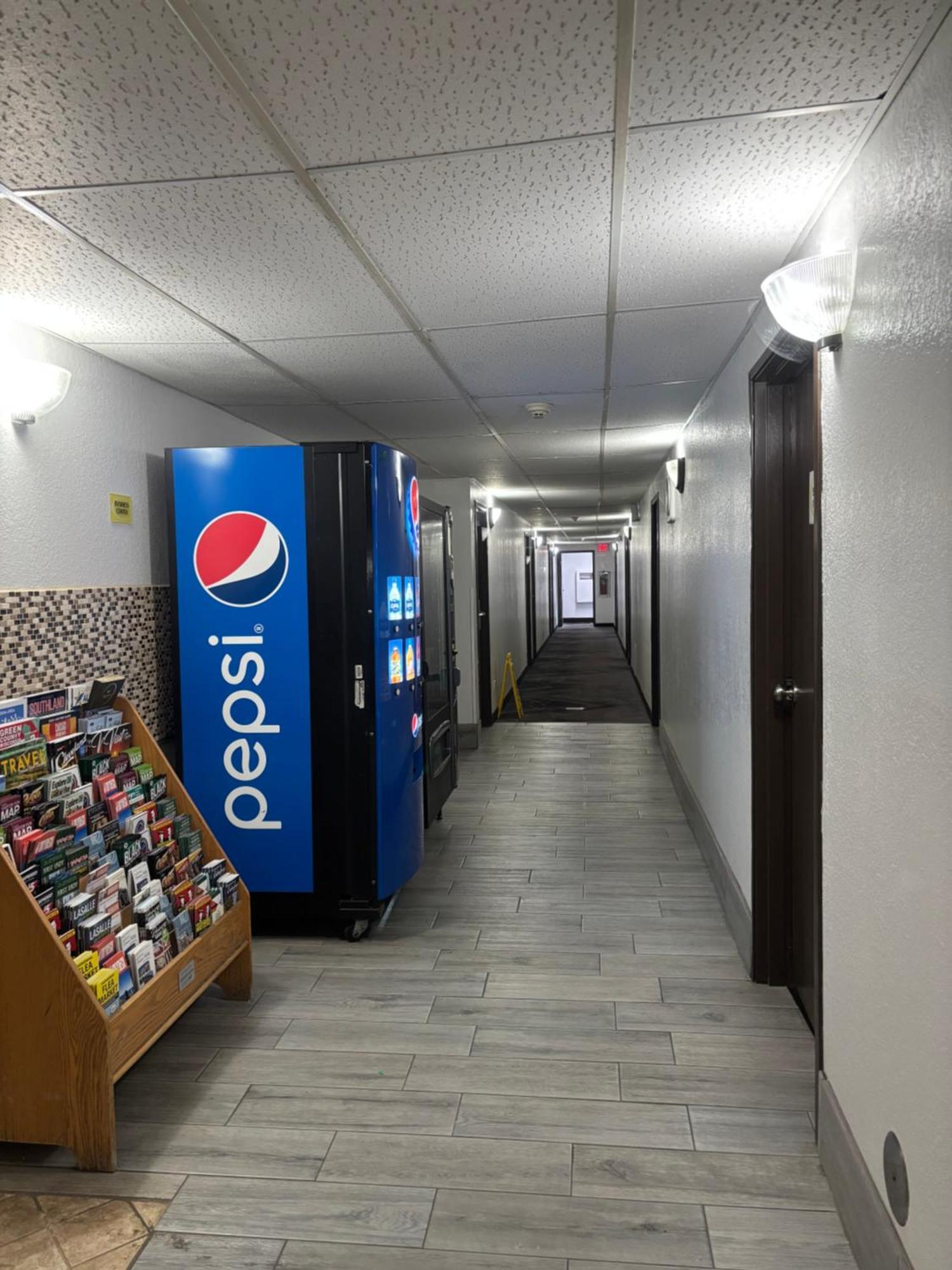 Hotel Super 8 By Wyndham Mundelein/libertyville Area Mundelein