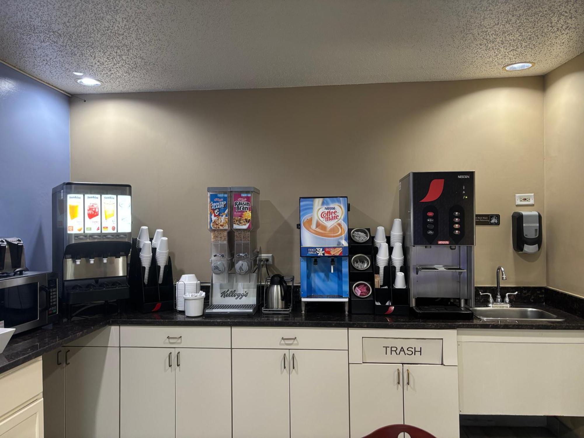 Super 8 By Wyndham Mundelein/libertyville Area Mundelein
