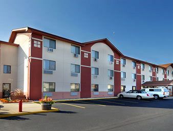 Super 8 By Wyndham Mundelein/libertyville Area Hotel Mundelein