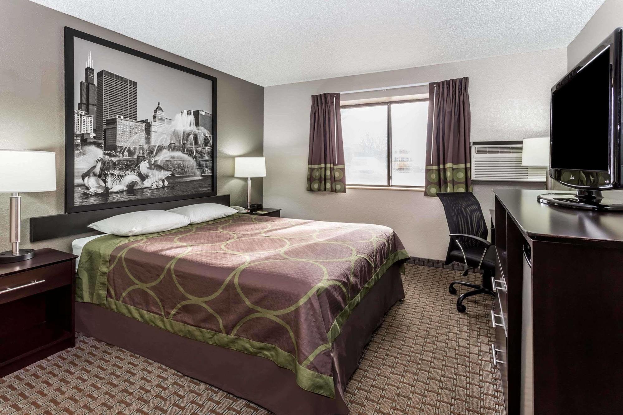 Super 8 By Wyndham Mundelein/libertyville Area Hotel Mundelein