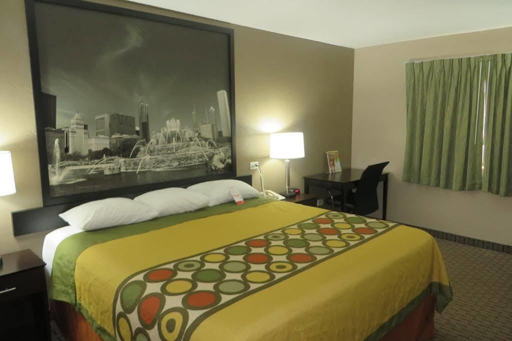 Hotel Super 8 By Wyndham Mundelein/libertyville Area 2*
