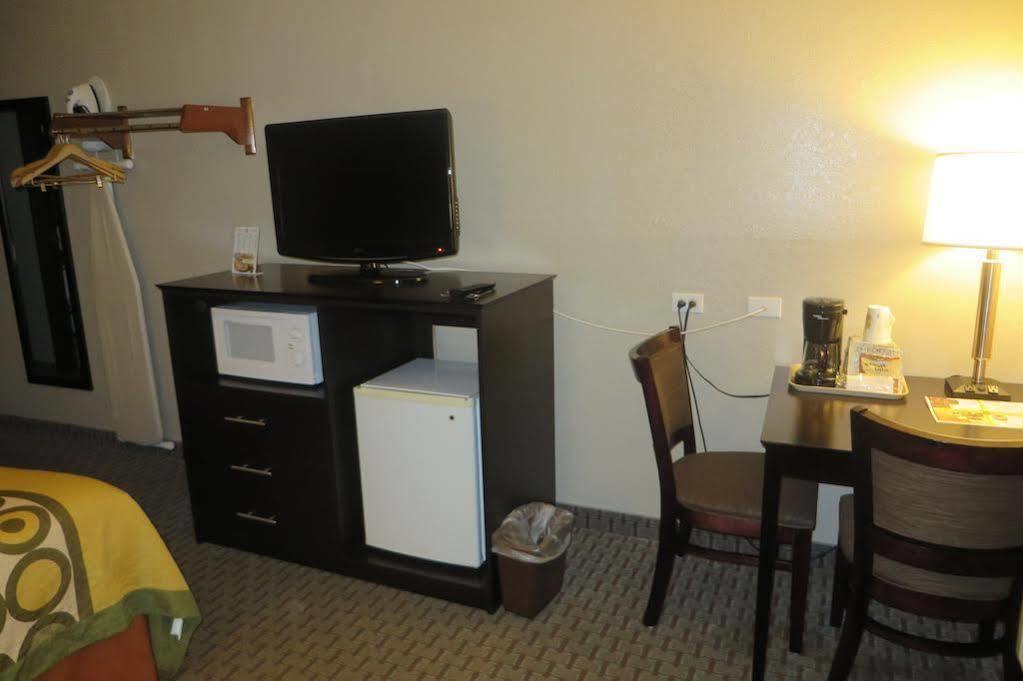Super 8 By Wyndham Mundelein/libertyville Area 2*