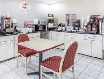 Super 8 By Wyndham Mundelein/libertyville Area 2* Mundelein